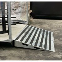 Schake Tragbare Rampe V-Ramp VRAMPL verzinkt, große Ausführung, 1,6 m x 2,5 m x 0,15 m, mit Antirutschfolie