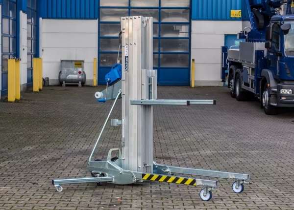 BÖCKER ALP-Lasten-Lift Modell LM 335 S4.2