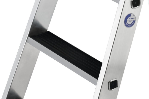 MUNK Nachrüstsatz clip-step für GFK/Alu-Stufen-Stehleiter beidseitig begehbar 2x4 Stufen, 41535