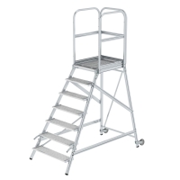 MUNK Podesttreppe eins. begehbar mit Rollen und Griffen...