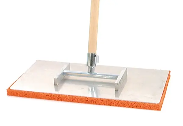 Profibau Gipsknecht Egalisette 78266 mit Kippgelenk und Holzstiel 1200 mm, 400x200 mm, 20 mm Schwammgummibelag