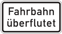 Fahrbahn überflutet