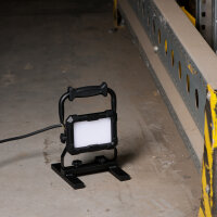 Shada LED-Arbeitsleuchte 300270, 4000 K Neutralweiß, 30 W, IP65 Baustellentauglich