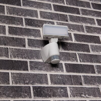 Shada LED-Außenstrahler Hué 310781 Weiß, mit Tracking-Bewegungsmelder, 18 W 1400 lm