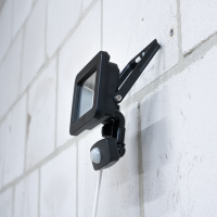 Shada LED Strahler 310712 schwarz, 20 W, mit Bewegungsmelder